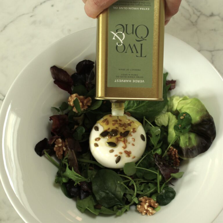 Two&One Verde Harvest tin lifestyle